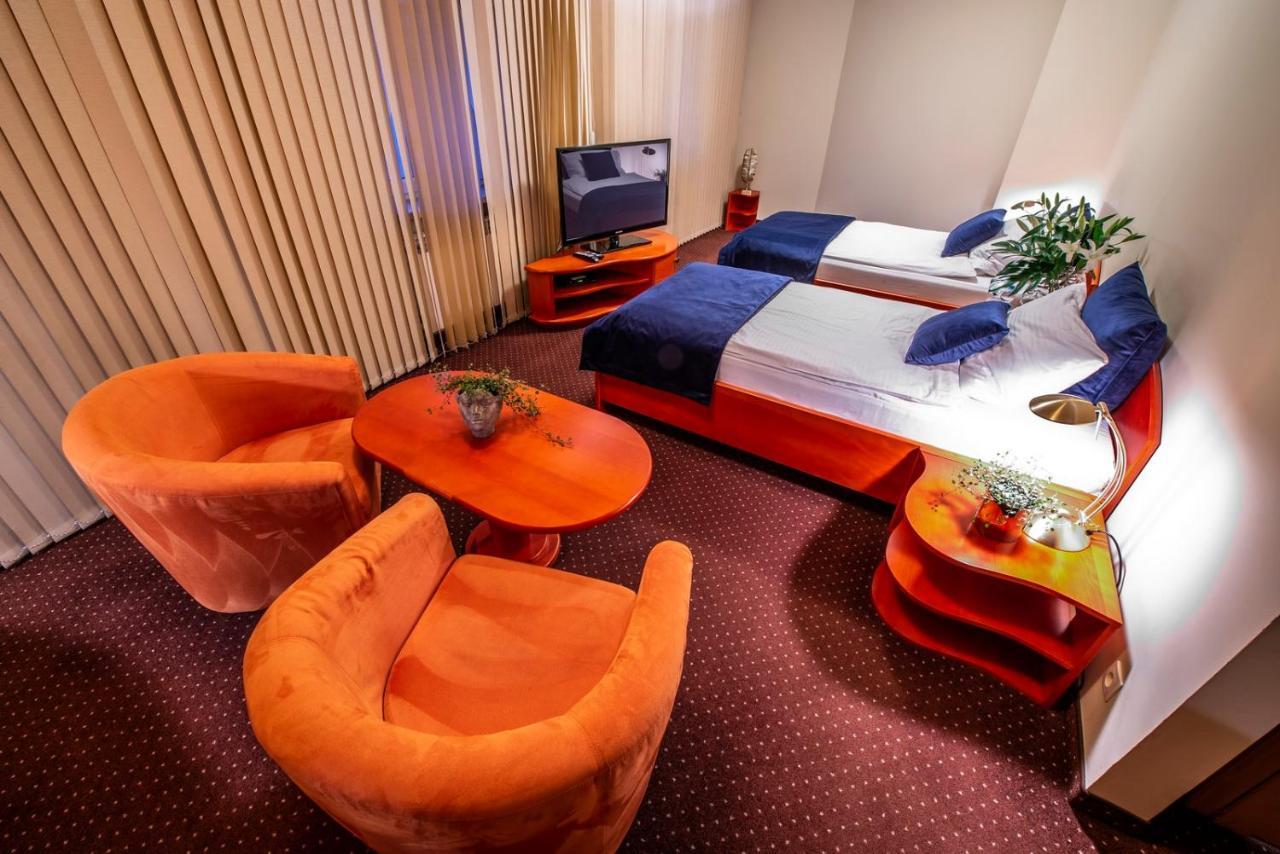 Hotel Royal Gliwice Bagian luar foto