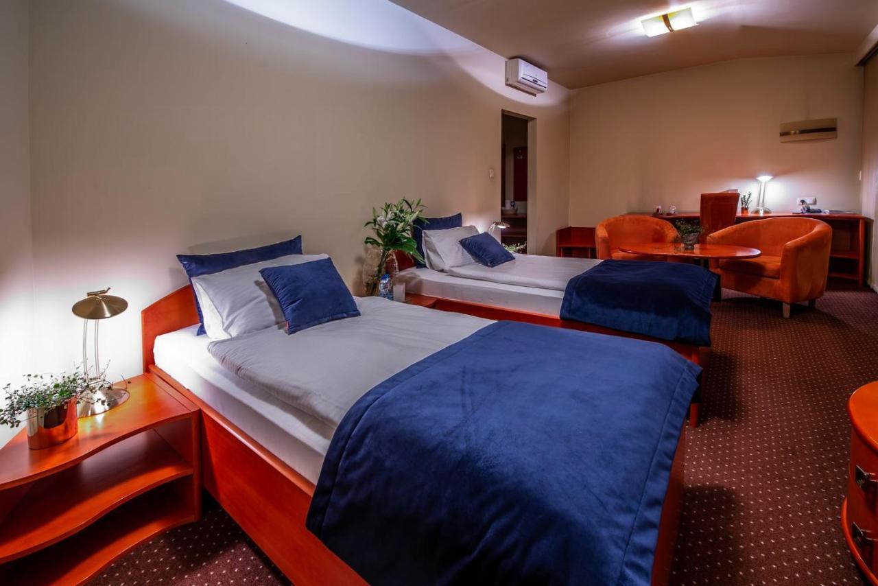 Hotel Royal Gliwice Bagian luar foto